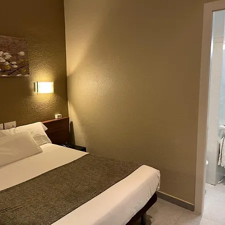 Guest house Iznajar 2*