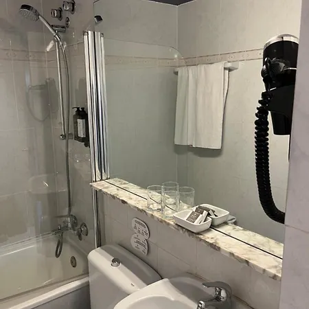 Hotell Iznajar 3*